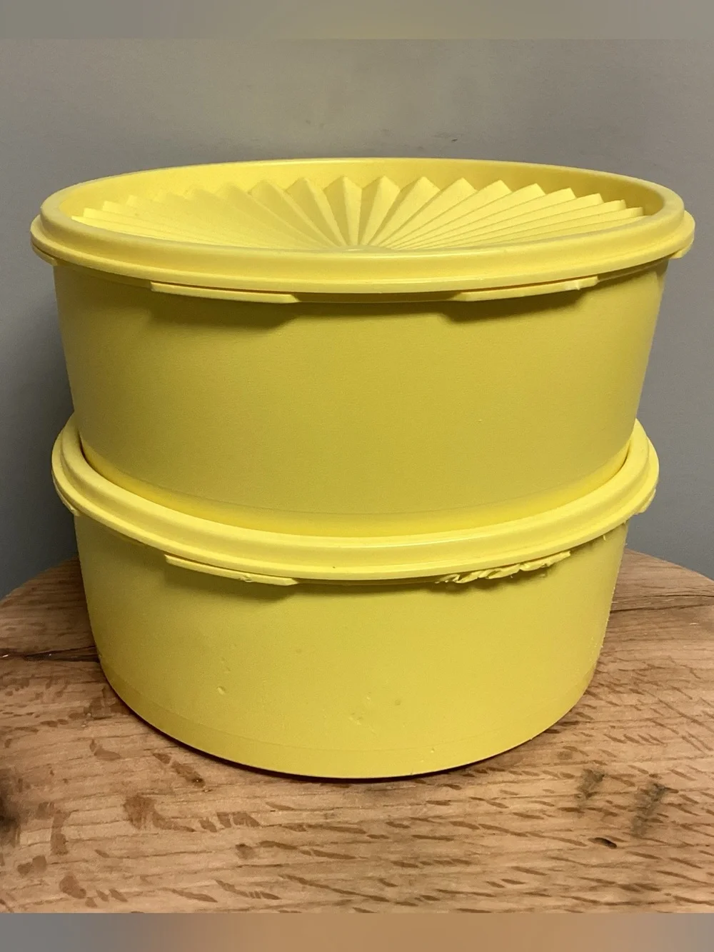 🟡 Vintage - Tupperware - By one get one FREE - Collectible - Unique - Yellow